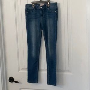 Squeeze skinny jeans